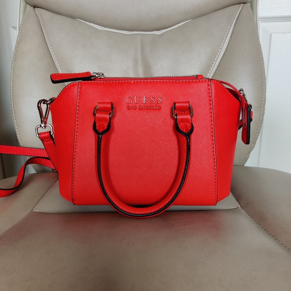 NEW Guess Purse 👛👜 - Picture 2 of 8